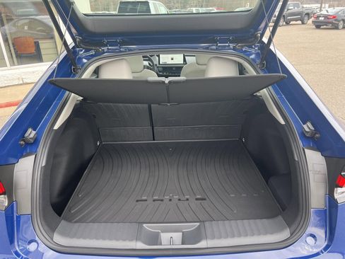 Used 2025 Toyota Prius XLE image 14