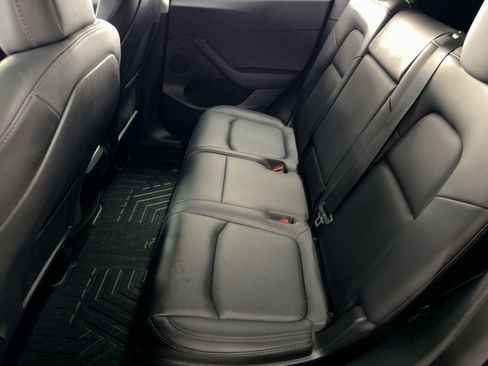 Used 2022 Tesla Model Y Long Range image 15