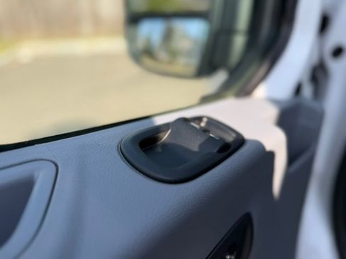 Used 2019 Ford Transit 250 148 Medium Roof RWD image 22