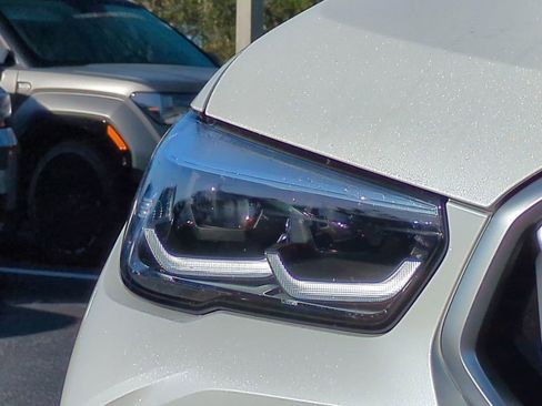 Used 2023 BMW X6 xDrive40i w/ Climate Comfort Package image 10