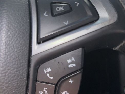 Used 2018 Ford Fusion SE w/ Fusion SE Technology Package image 18