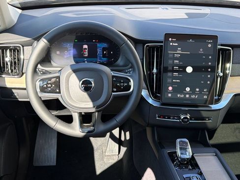 New 2026 Volvo XC90 B5 Plus AWD/4WD image 28