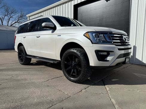 Used 2018 Ford Expedition XLT w/ Equipment Group 202A image 2