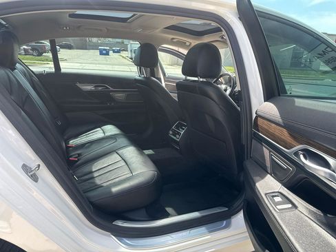 Used 2019 BMW 740i xDrive image 23