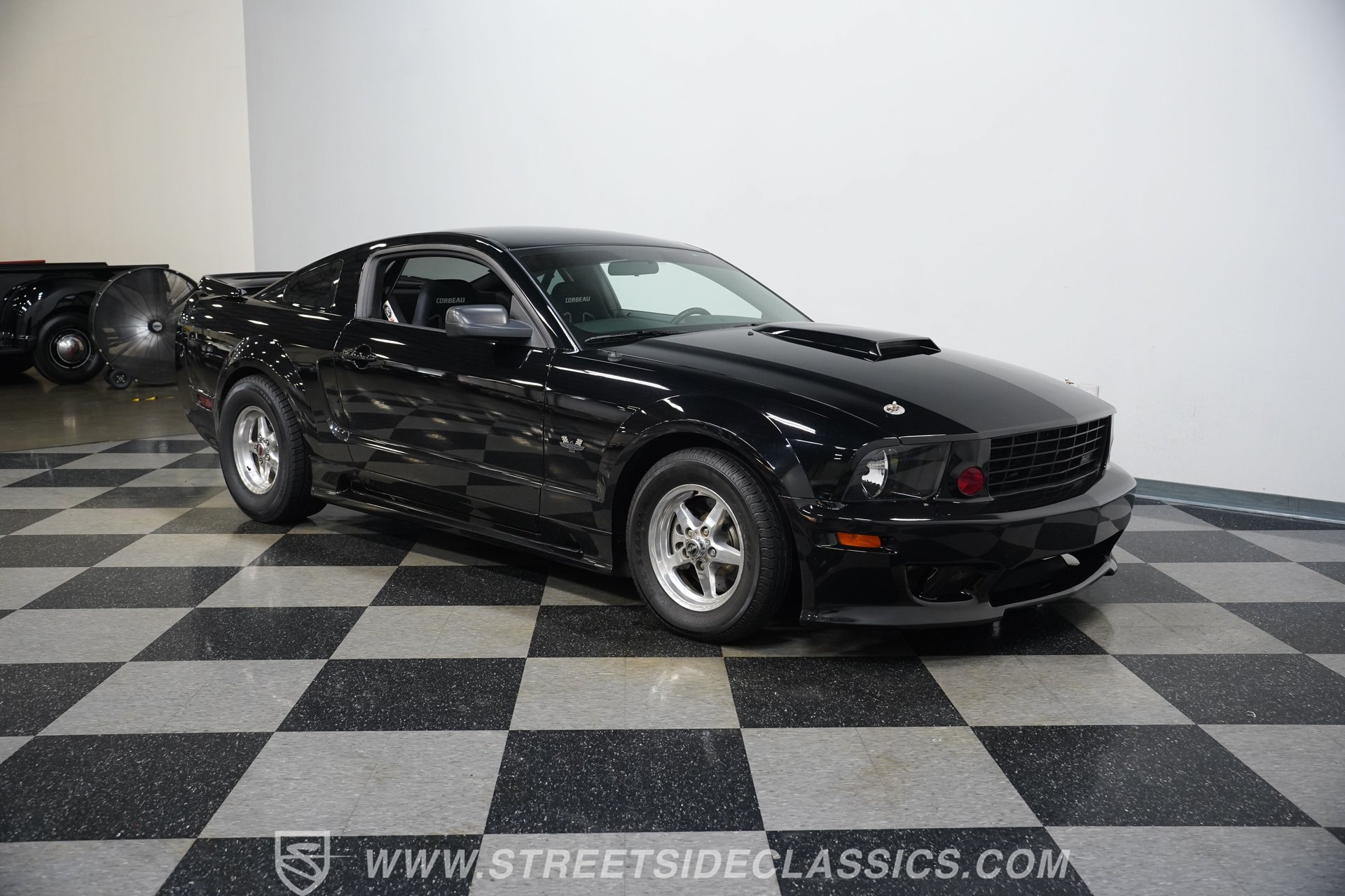 Used 2006 Ford Mustang GT RWD image 16