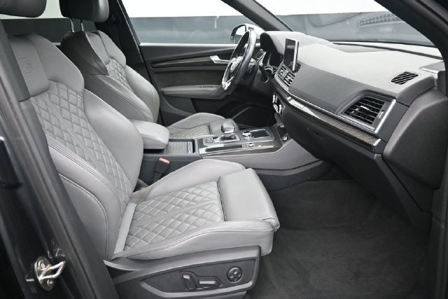 Used 2019 Audi SQ5 Premium Plus AWD/4WD image 28