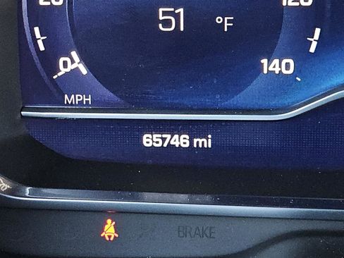 Used 2023 Chevrolet Suburban Premier image 20