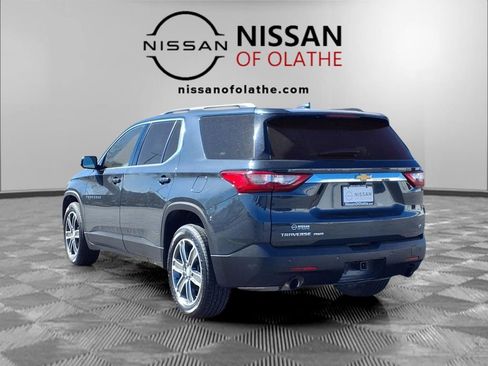 Used 2019 Chevrolet Traverse LT w/ LT Premium Package image 3