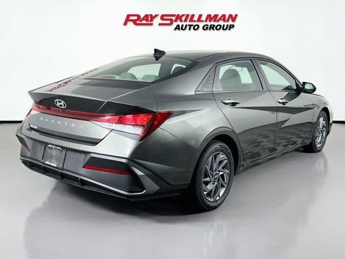 Used 2024 Hyundai Elantra SEL FWD image 7