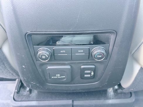 Used 2018 Buick Enclave Essence image 28