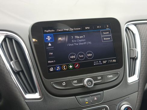 Used 2021 Chevrolet Malibu LT image 16