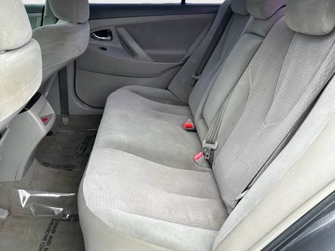 Used 2011 Toyota Camry LE image 13