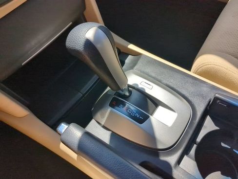 Used 2011 Honda Accord EX image 23