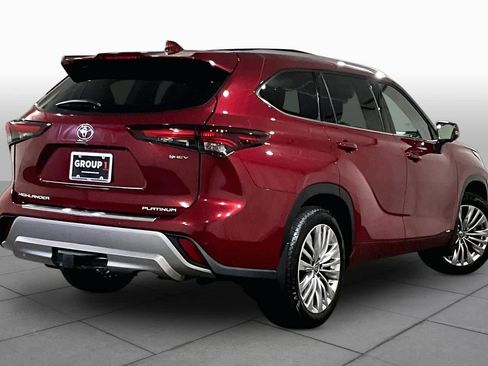 Used 2026 Toyota Highlander Platinum AWD/4WD image 12