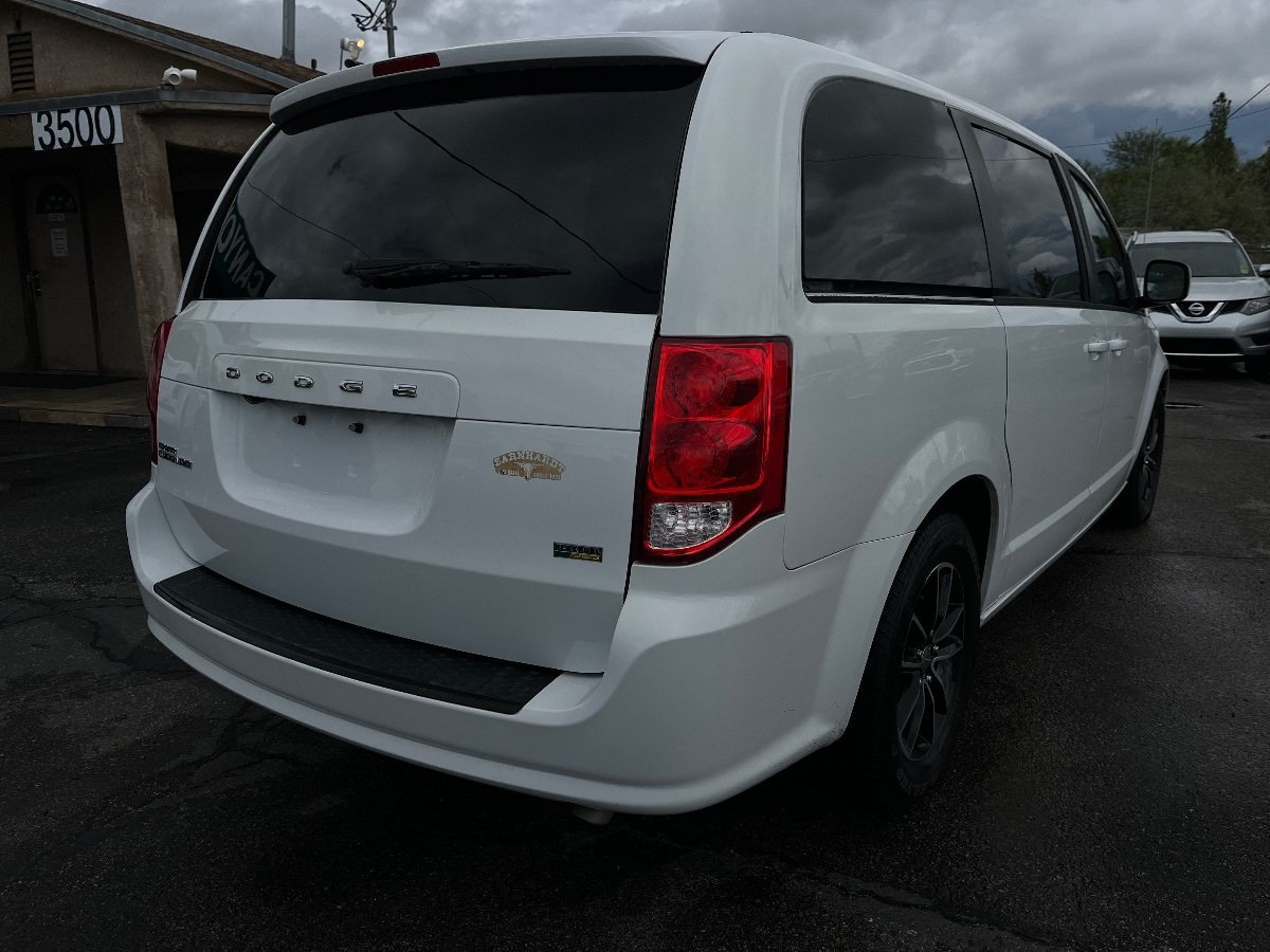 Used 2018 Dodge Grand Caravan SE FWD image 5