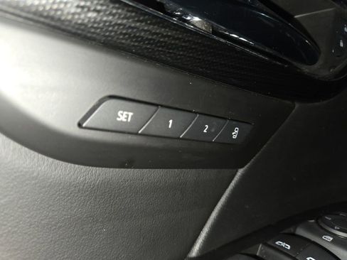 Used 2022 Buick Envision Essence w/ Sport Touring Package image 9