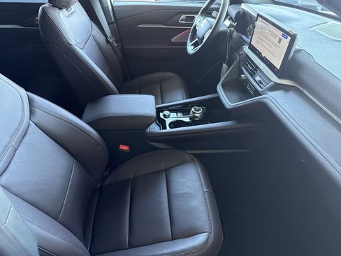 New 2026 Ford Explorer Platinum image 17