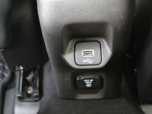 Used 2022 Jeep Renegade Trailhawk image 24