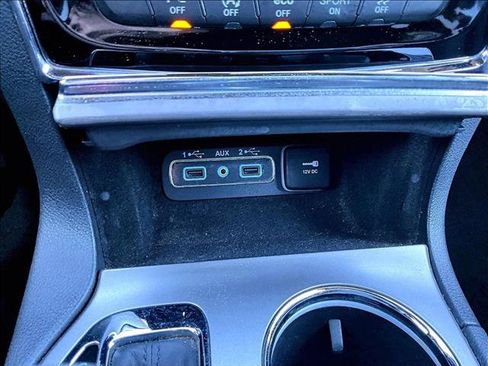 Used 2020 Jeep Grand Cherokee Altitude image 23