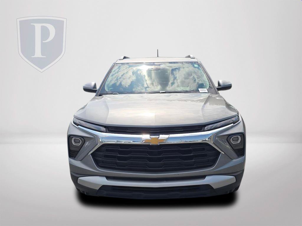 Used 2025 Chevrolet TrailBlazer LT AWD/4WD image 12