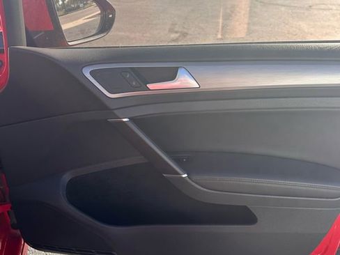 Used 2015 Volkswagen Golf TDI S image 10