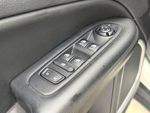 Used 2018 Jeep Compass Latitude FWD image 12