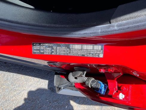 Used 2024 Alfa Romeo Tonale Ti AWD/4WD image 6