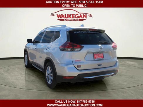 Used 2018 Nissan Rogue SV image 5