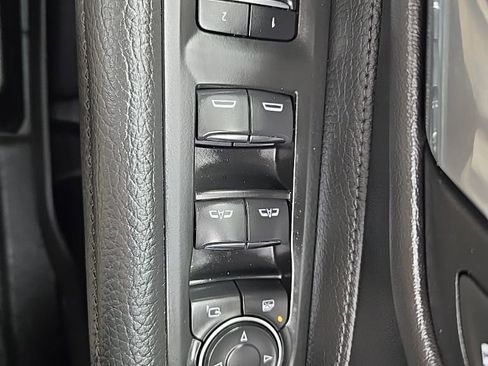 Used 2021 GMC Yukon XL Denali w/ Denali Premium Package image 23