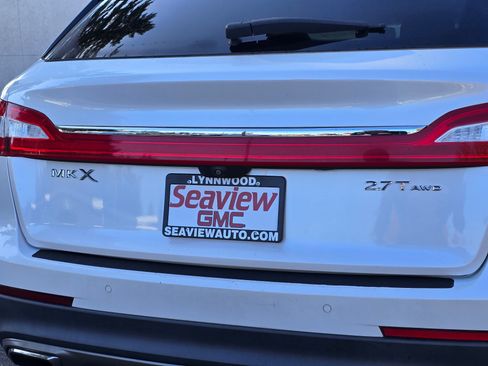 Used 2018 Lincoln MKX Reserve w/ Luxury Package image 13