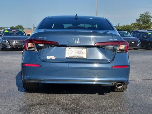 Used 2025 Honda Civic Sport image 4