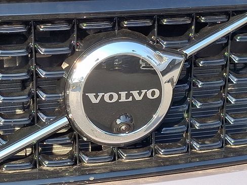 New 2026 Volvo XC40 B5 Plus w/ Climate Package image 17