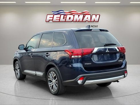 Used 2017 Mitsubishi Outlander SE AWD/4WD image 3