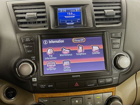 Used 2010 Toyota Highlander Limited image 19