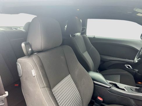Used 2023 Dodge Challenger SXT RWD image 26