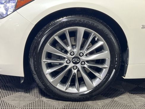 Used 2019 INFINITI Q50 Luxe w/ Essential Package (3.0T Luxe) image 12
