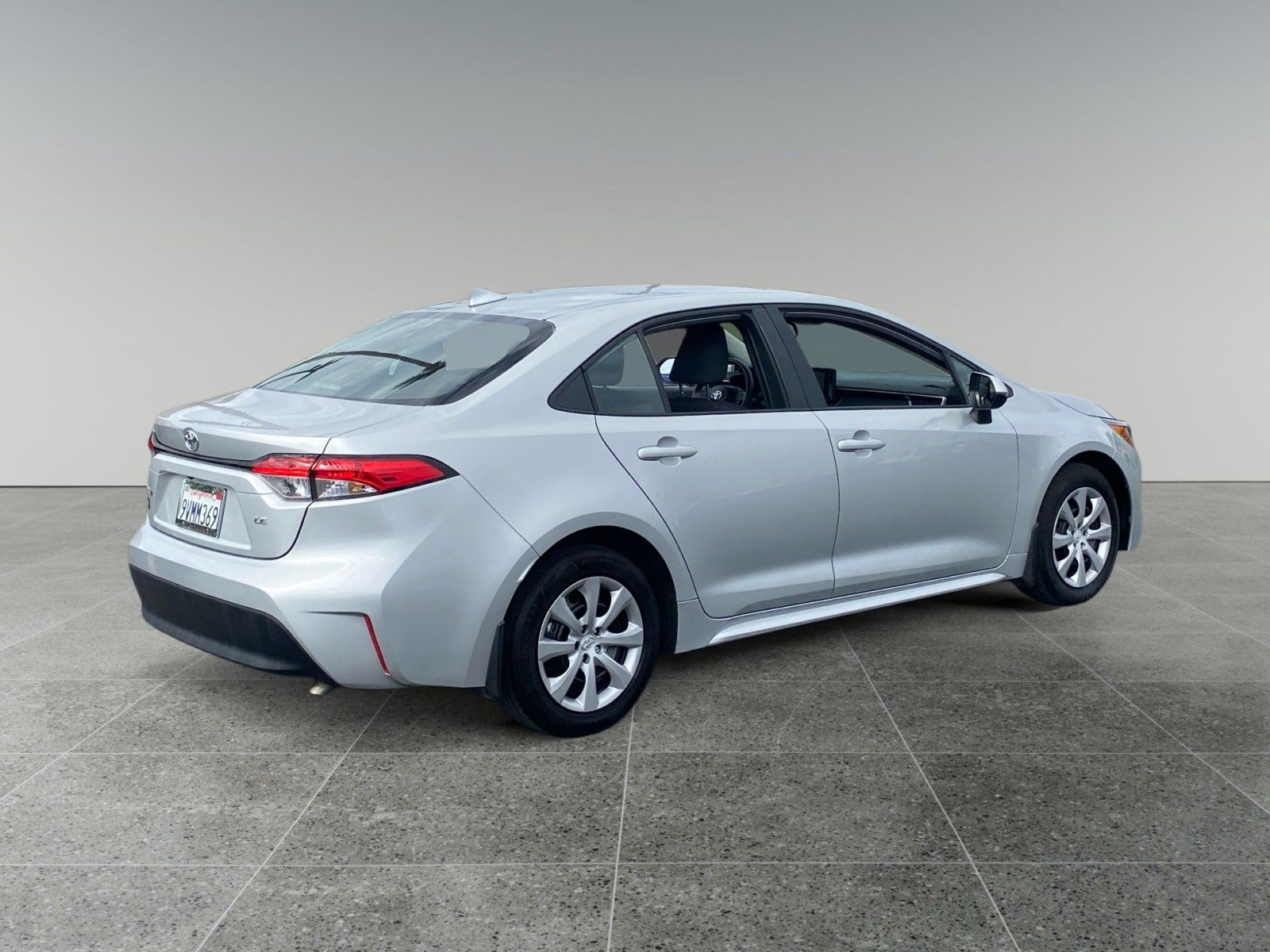 Used 2026 Toyota Corolla LE FWD image 5