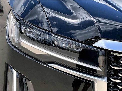 Used 2022 Cadillac Escalade Premium Luxury w/ Performance Package AWD/4WD image 37