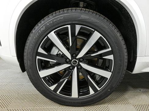 New 2025 Volvo XC90 B6 Core w/ Climate Package image 11