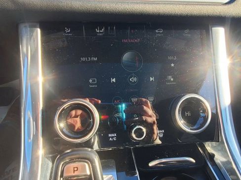 Used 2019 Land Rover Range Rover Sport HSE image 27