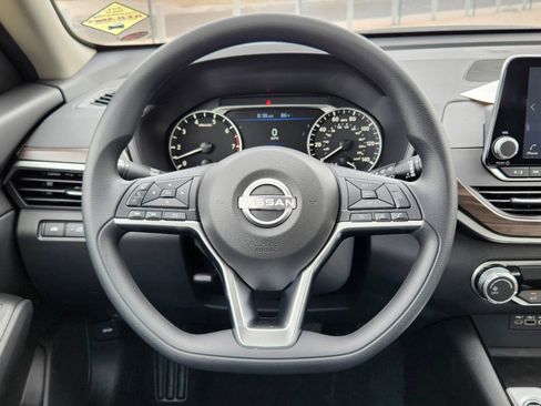 New 2025 Nissan Altima 2.5 SV image 12