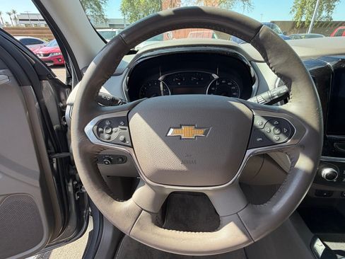 Used 2020 Chevrolet Traverse LT FWD image 11