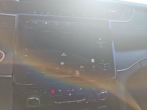 Used 2024 Jeep Grand Cherokee Overland AWD/4WD image 34