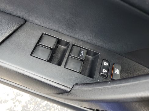 Used 2018 Toyota Corolla L image 30