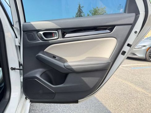 Used 2022 Honda Civic Touring image 24