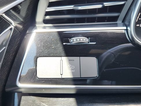 Used 2020 Audi Q8 Premium Plus w/ Premium Plus Package AWD/4WD image 23