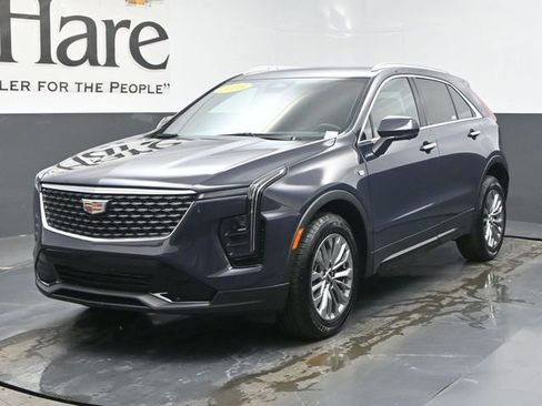 Used 2025 Cadillac XT4 Premium Luxury image 34