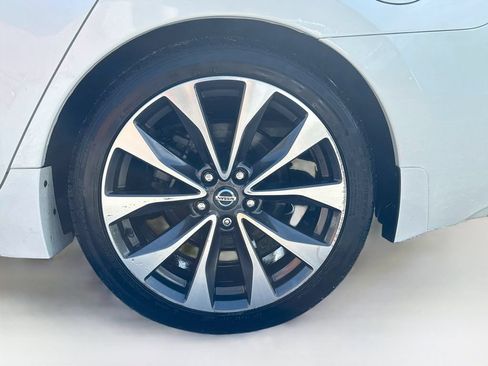 Used 2019 Nissan Maxima Platinum w/ Sport Mat Group FWD image 31