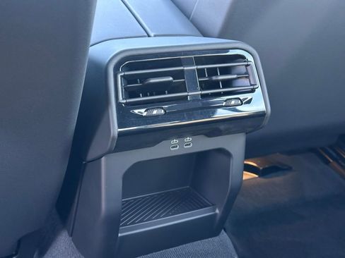 Certified 2025 BMW 530i xDrive w/ Premium Package image 20