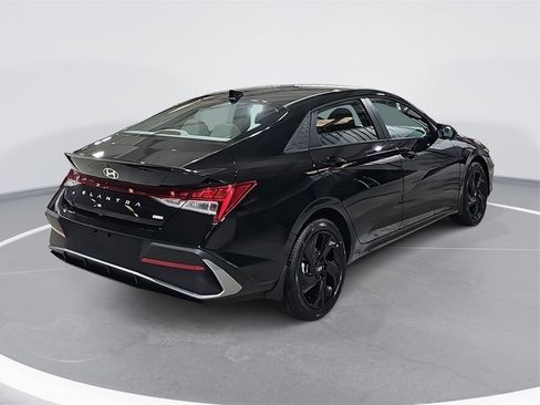 New 2026 Hyundai Elantra Sport image 5